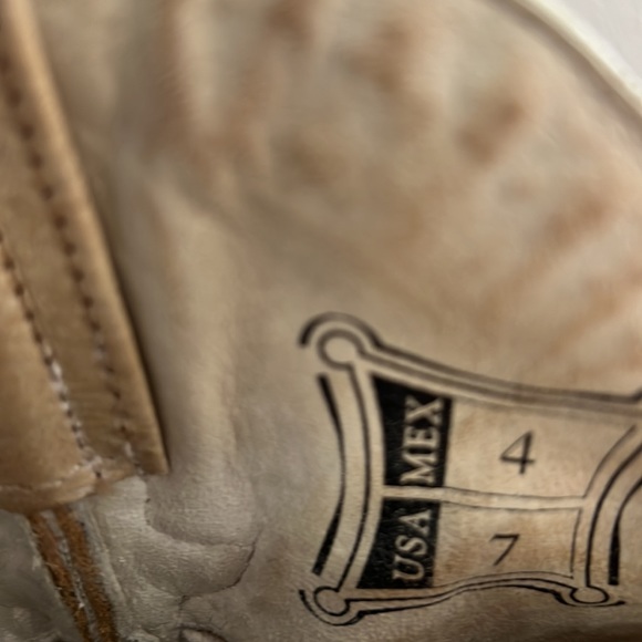 Boots. - Picture 4 of 4